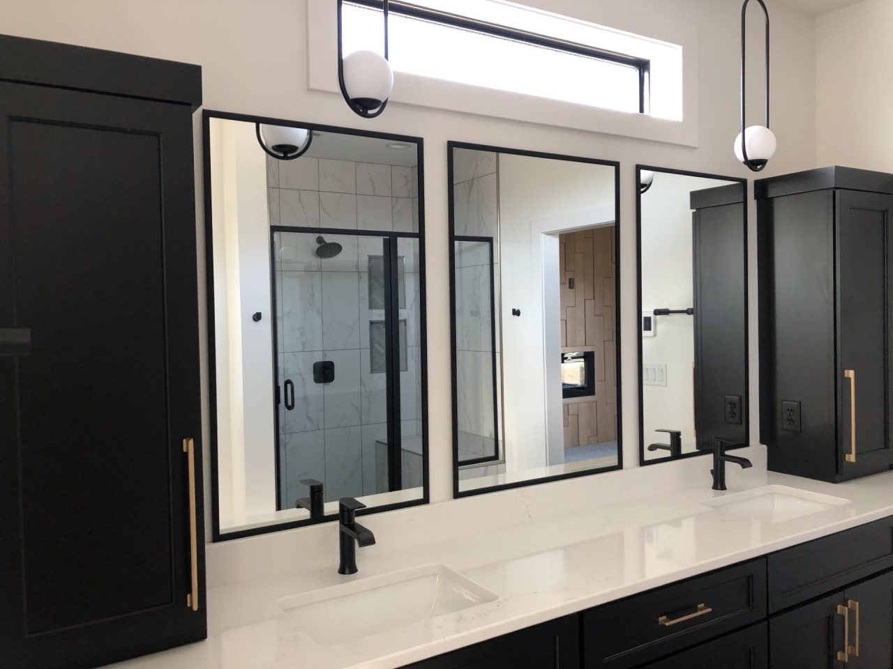 Mirror Installers in Des Moines